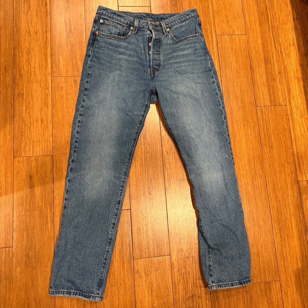 Levi’s 501 Original Straight Leg Jeans Button Fly Medium/Light Wash Size 29 x 29